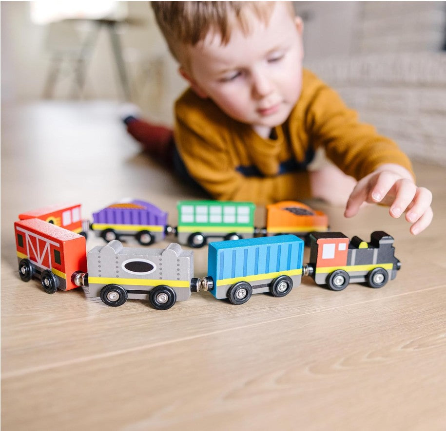 Melissa & Doug Wooden Magnetic Train Set – 8-Piece Train Cars with Storage Tray