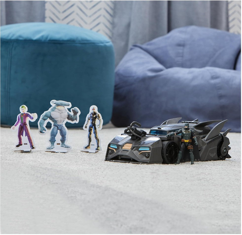 DC Comics -  Crusader Batmobile Playset with 4-inch Batman Figure