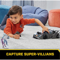 DC Comics -  Crusader Batmobile Playset with 4-inch Batman Figure