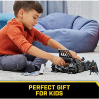 DC Comics -  Crusader Batmobile Playset with 4-inch Batman Figure