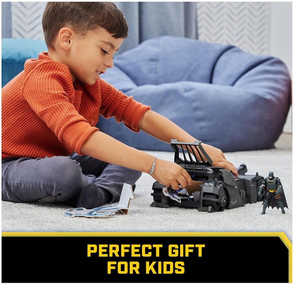 DC Comics -  Crusader Batmobile Playset with 4-inch Batman Figure